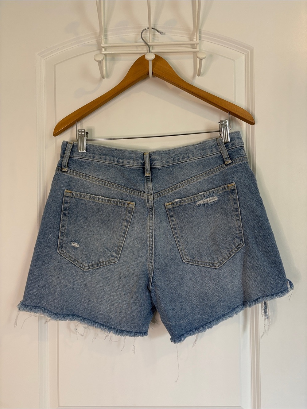 Free People x We The Free Maggie Mid Rise Denim Short Light Wash Size 30 - Picture 6 of 10